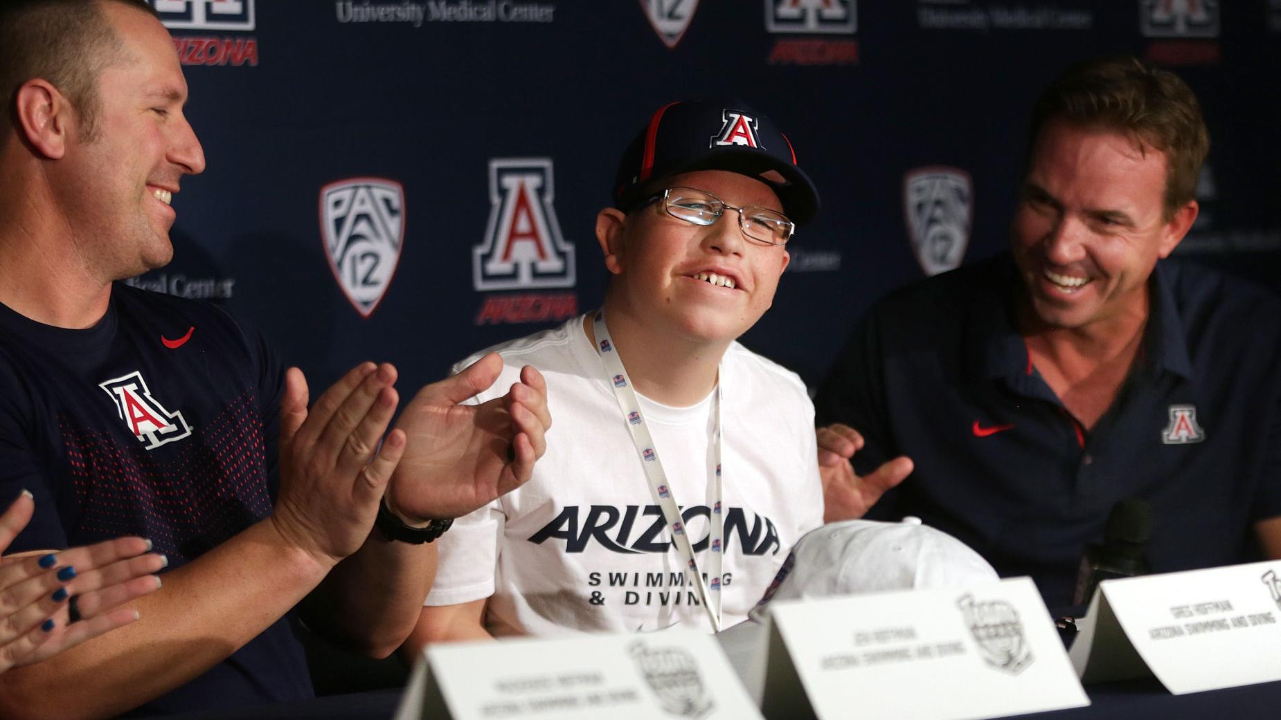 Arizona Wildcats swimmers lean on 13-year-old teammate, 'super fun-loving' Colton Hoffman